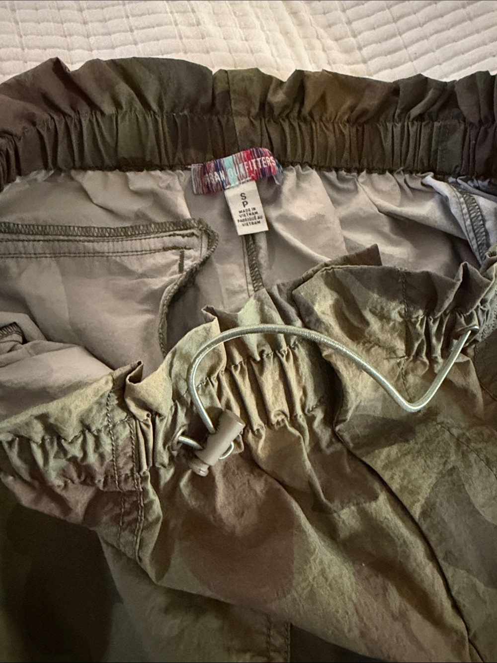Urban Outfitters Sloan Nylon Camo Ultra Baggy Y2K Inspired Balloon Pant,S - Picture 12 of 15